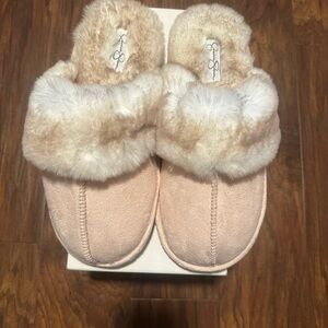 Jessica Simpson Cream Faux Fur Slippers